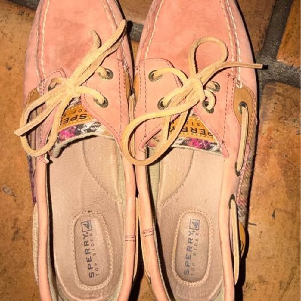 Perry boat shoes salmon color women’s size 9